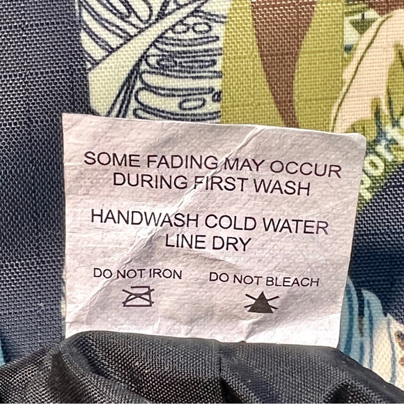 LeSportsac Jungle Animal HUGE Cross-Body Hobo Bag - Picture 12 of 14